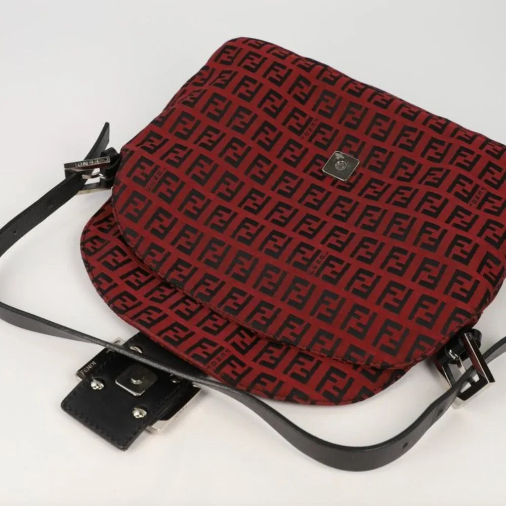 Fendi Baguette - Picture 7 of 9